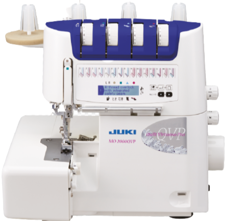La surjeteuse électronique Juki MO-2000QVP utilise la fonction d'enfilage à air du boucleur grâce à un moteur électrique qui envoie une puissante bouffée d'air dans le trou d'enfilage. Cette fonction étonnante facilite considérablement l'enfilage du boucleur supérieur et du boucleur inférieur. Cette surjeteuse vous indique sur son écran LCD les réglages optimums à effectuer afin de réaliser un surjet parfait digne d'une couturière professionnelle.