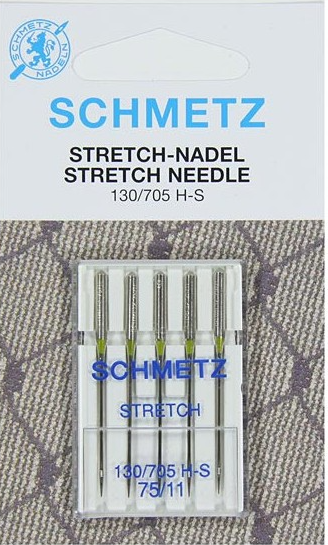 Blister de 5 aiguilles SCHMETZ Stretch 130/705 HS Aiguilles pour tissu stretch, matières élastiques et tissus à mailles hautement élastiques S'adapte sur toutes les marques de machines à coudre type familiale. Un coté plat, un côté bombé.