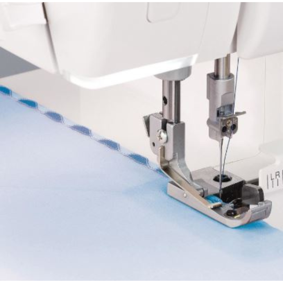 BABY LOCK Surjeteuse ACCLAIM 4/3/2 fils sans réglage de tension