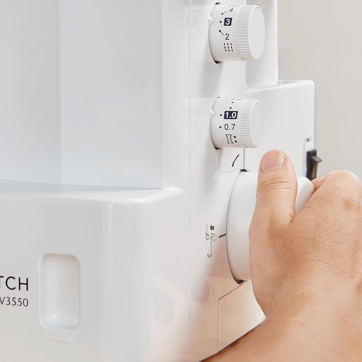 BROTHER CV3550 Recouvreuse à 5, 4, 3 et 2 fils