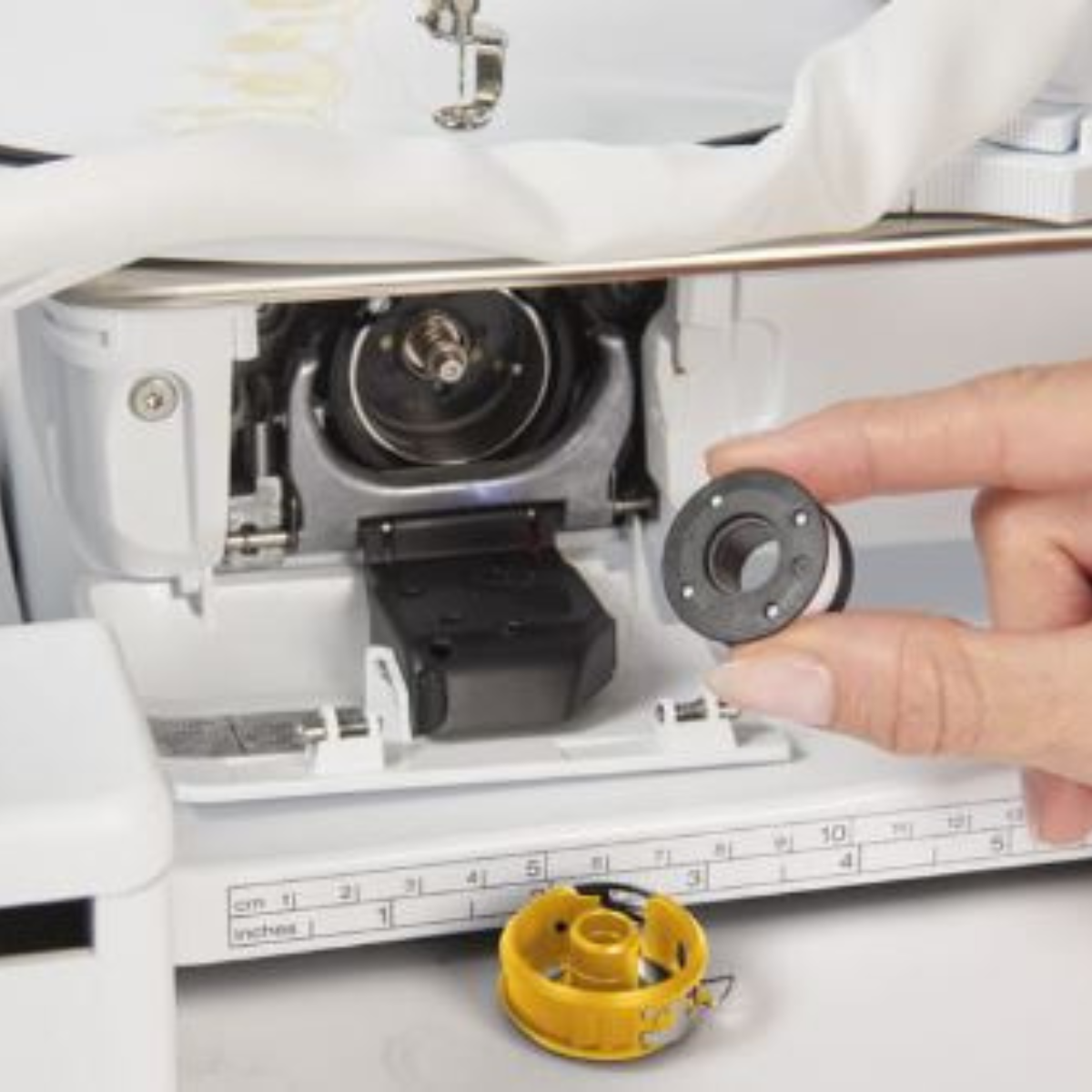 BERNINA B700 PRO Machine à broder Bernina B700 Pro avec module de broderie