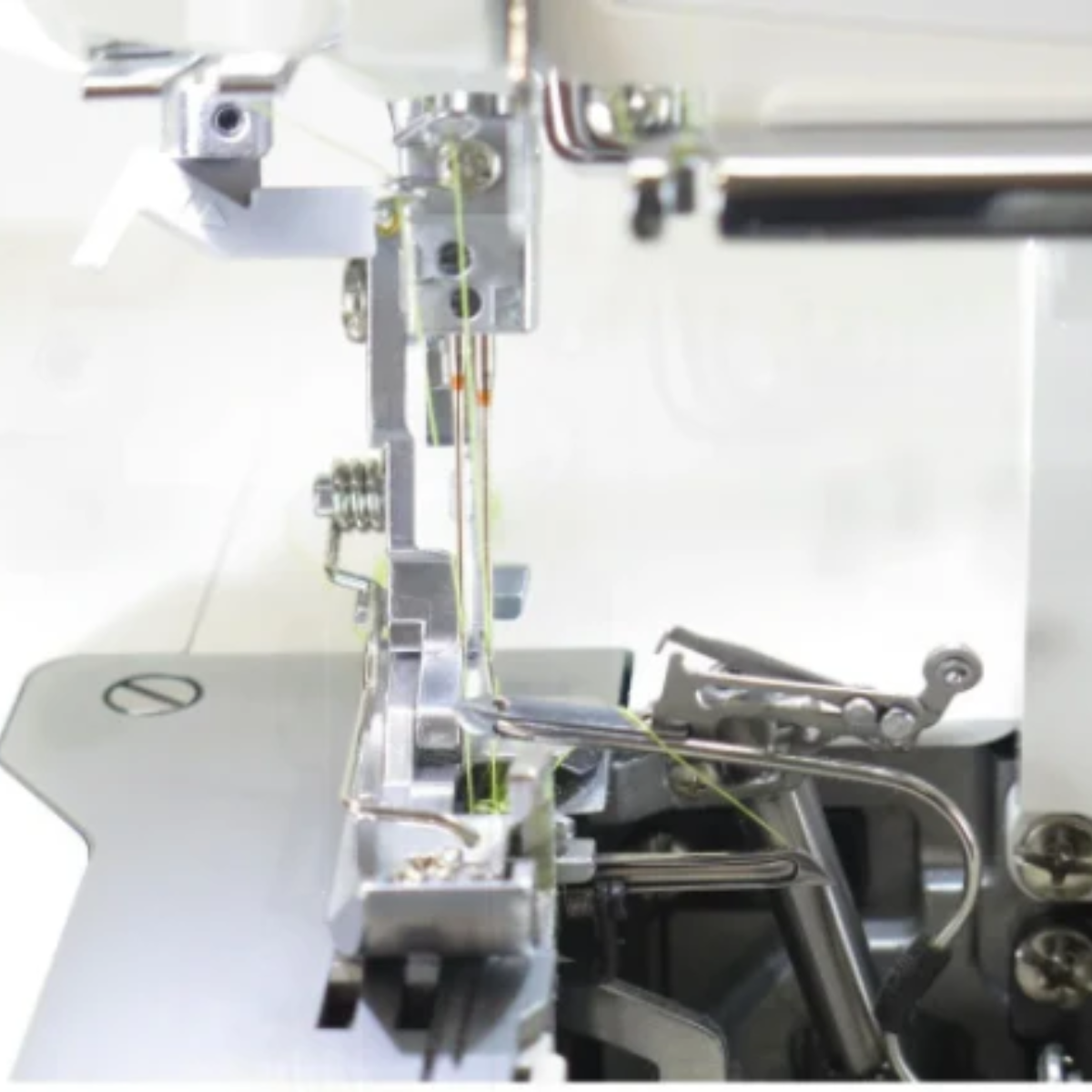 JUKI MO2000 QVP Surjeteuse à enfilage automatique