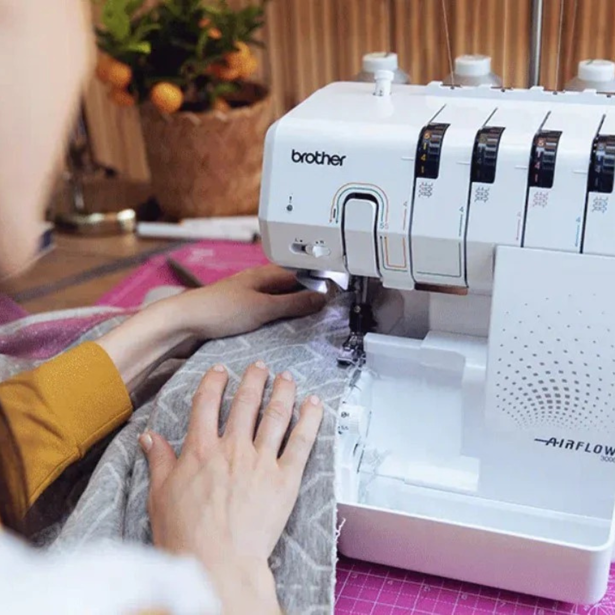BROTHER AIRFLOW 3000 Surjeteuse à enfilage automatique