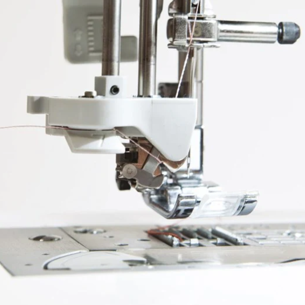 BROTHER Innovis F420 Machine à coudre