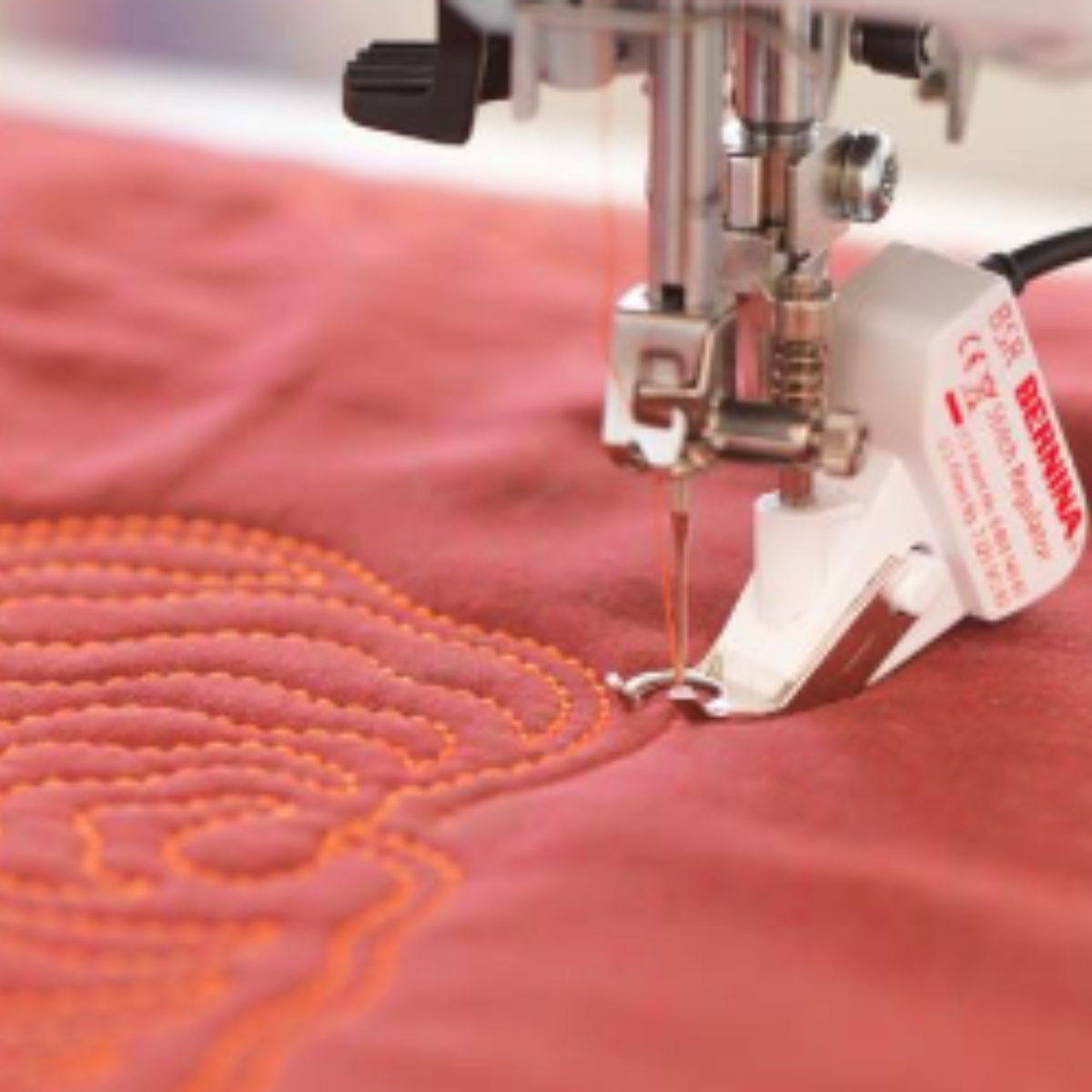 BERNINA B770 QE PRO Machine à coudre, à quilter et à broder AVEC module de broderie