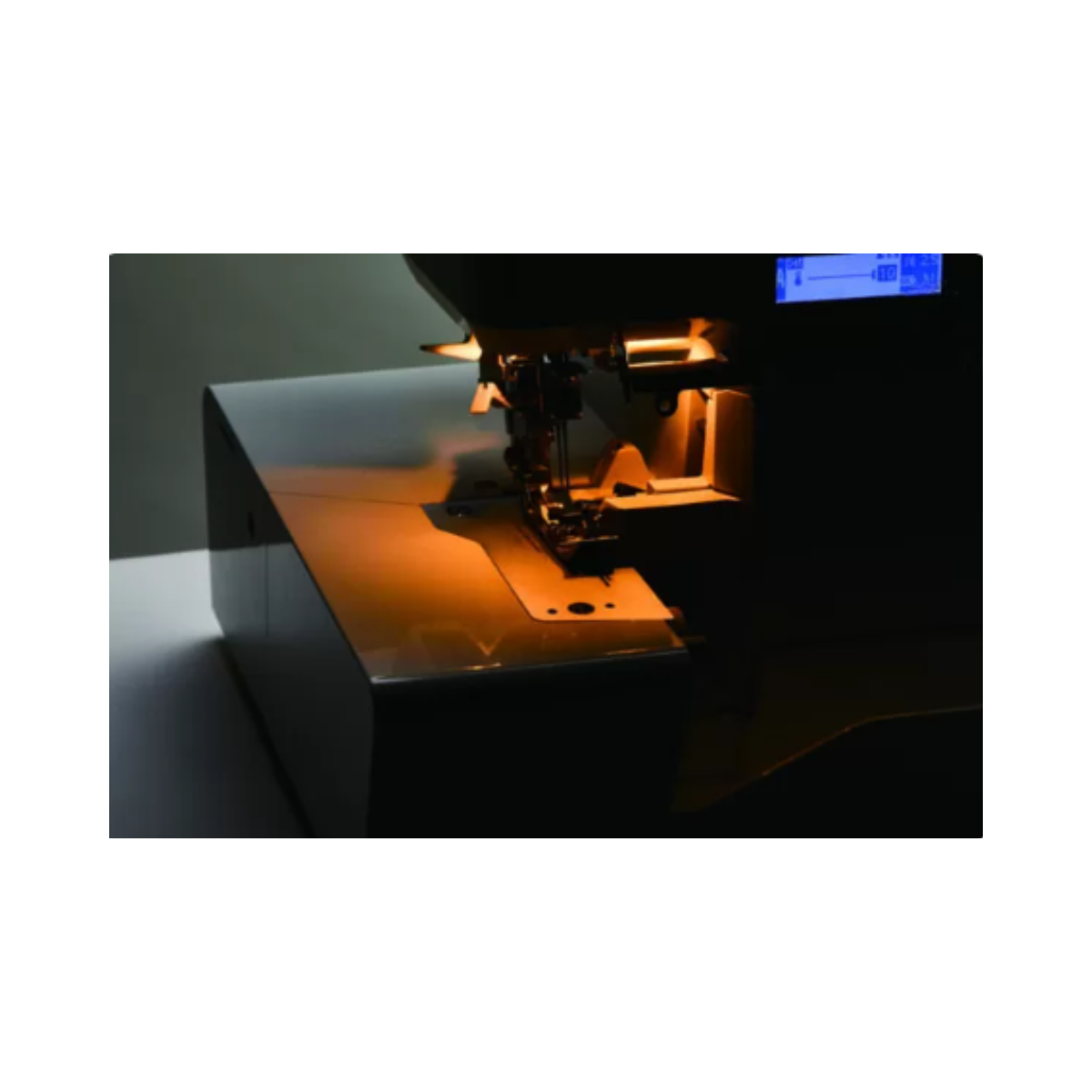 JUKI MO3500 Sumato Surjeteuse 4 fils à enfilage automatique - garantie 5 ans