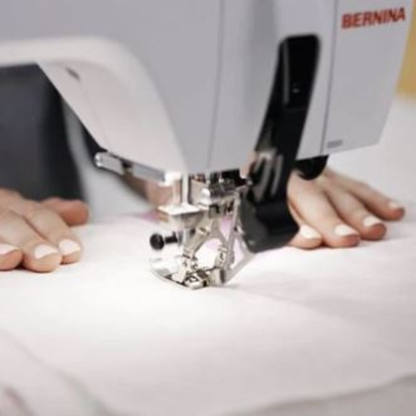 BERNINA B590 Machine à coudre et à broder, quilteuse