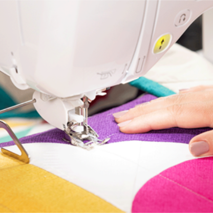 BROTHER Innovis F580 Machine à coudre à quilter et à broder