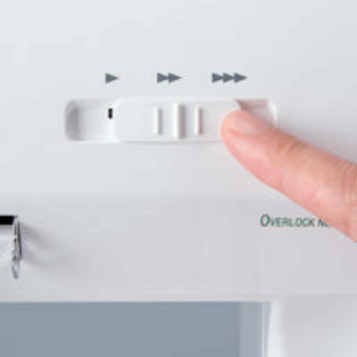 BABY LOCK Surjeteuse Recouvreuse OVATION 8/7/6/5/4/3/2 fils - 1 à 5 aiguilles