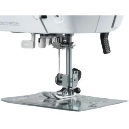 BERNETTE B38 Machine à coudre avec table d'extension