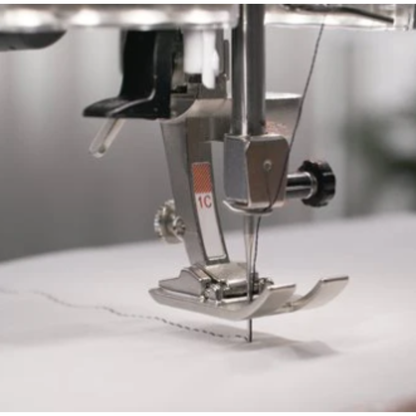 BERNINA B590 Machine à coudre et à broder, quilteuse