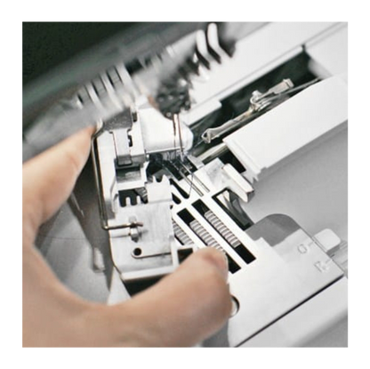 BERNINA L890 Surjeteuse recouvreuse coverstitch très haut de gamme