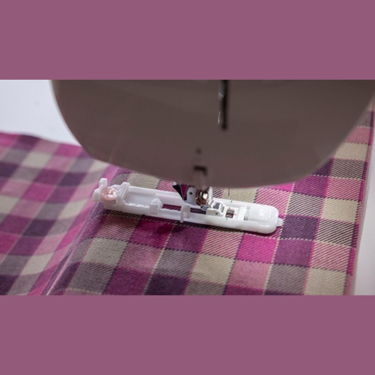 BROTHER | Machine à coudre et à quilter Inventio NV 1350 | Livraison gratuite