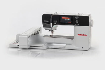 Machine à coudre et à broder B590 de la marque Bernina