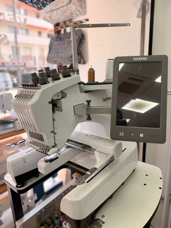 APA - Occasion BROTHER PR680W - Machine à broder | 04.92.13.92.13