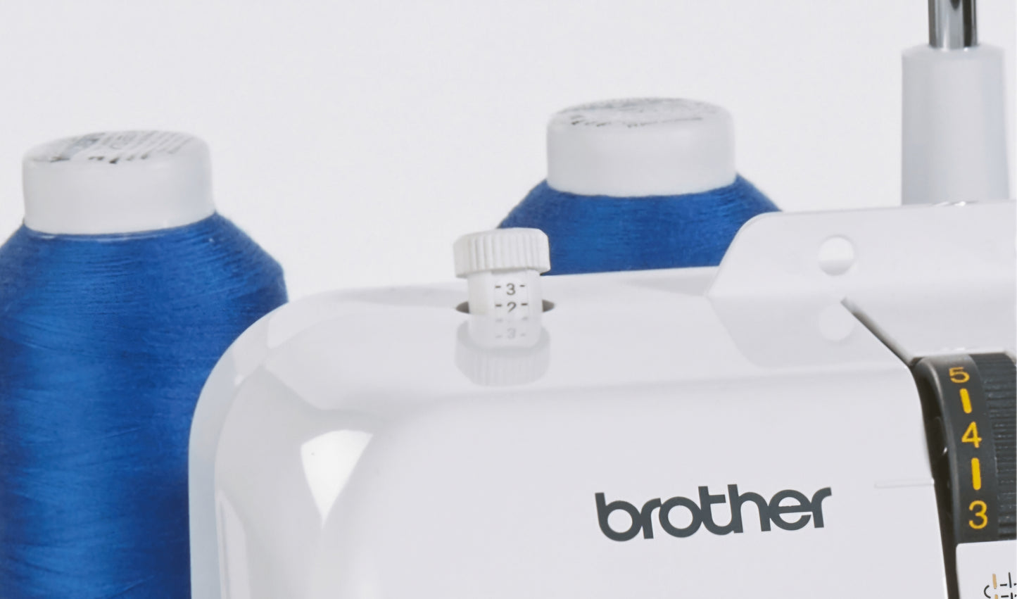 BROTHER 2104D Surjeteuse 3 et 4 fils