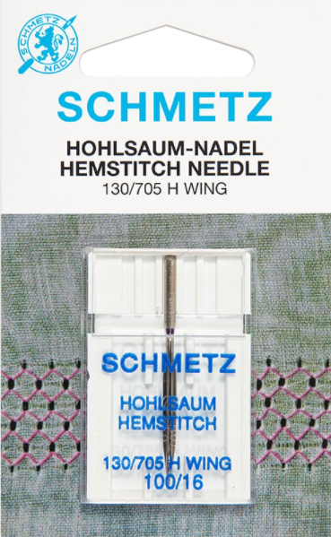 Diamètre 100. Blister d'une aiguille SCHMETZ point déco pour des tissus tissés lâchement légers ou moyens se marque SCHMETZ Utilisé pour créer des ajourés décoratifs ou des coupes sur des tissus tissés serrés.HAUTE QUALITE