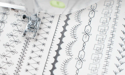 BROTHER Innovis VQ2 Machine à coudre