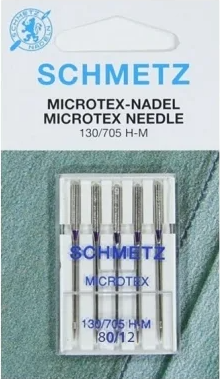 Diamètre 2x60 2x70 1x80. Blister de 5 aiguilles SCHMETZ machine "Microtex" idéales pour la soie et les microfibres.Boite de 5 aiguilles en combi.Avec pointe particulièrement fine et pointue pour faciliter la perforation de tissus très fins ou de matières très denses.Pour des points particulièrement droits lors du piquage des bordures, également pour la soie, microfibre, matières enduites, membrane et similicuir.HAUTE QUALITE